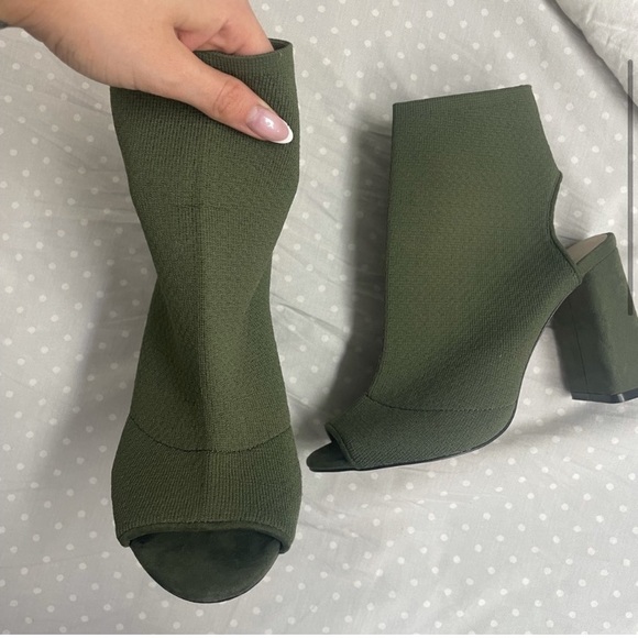 Green open-toe heels - worn once - Picture 2 of 4